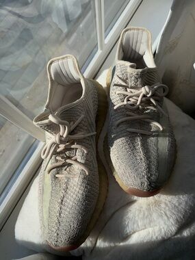 Yeezy Boost 350 V2 Cream/Tan Sneakers